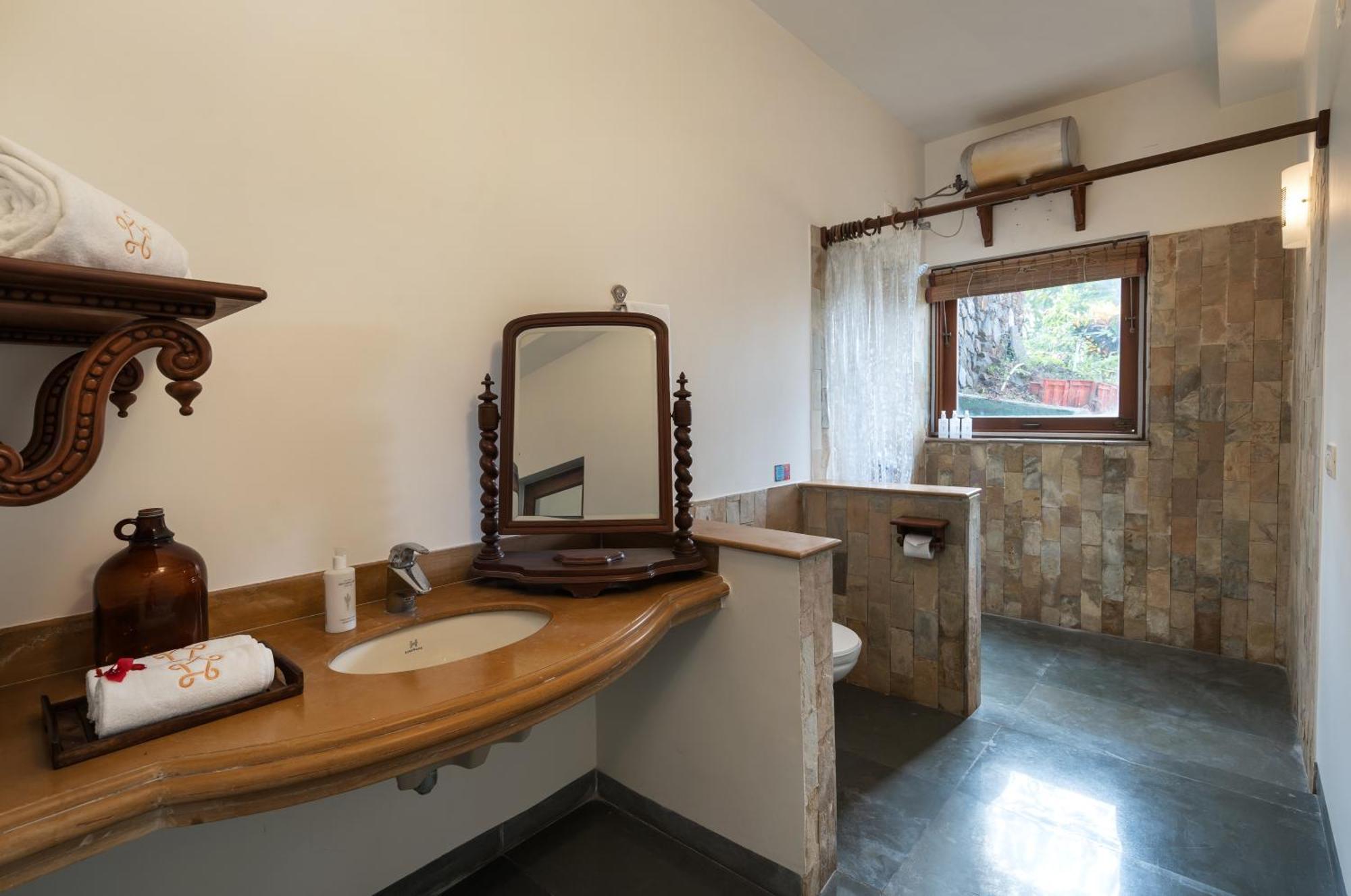 Saffronstays Pride Rock Mandve Buitenkant foto
